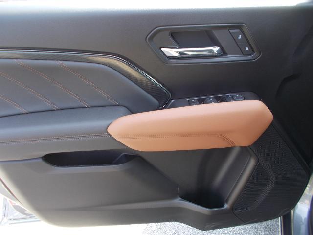 2025 GMC Canyon Vehicle Photo in LOWELL, MA 01852-4336