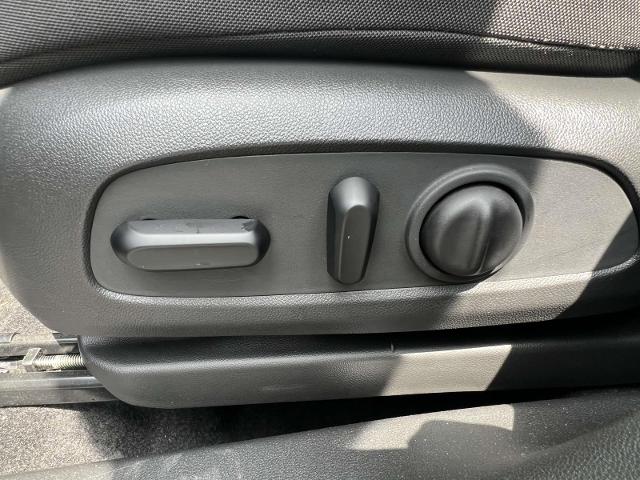 2022 Chevrolet Trailblazer Vehicle Photo in Roslyn, NY 11576