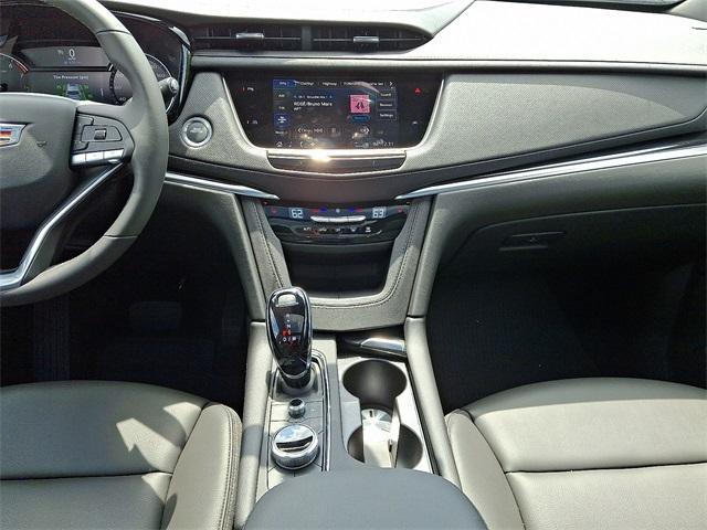 2025 Cadillac XT6 Vehicle Photo in ALLENTOWN, PA 18103-7399