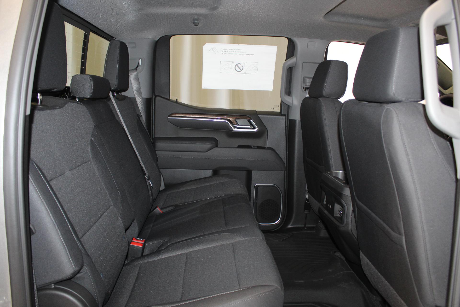 2025 Chevrolet Silverado 1500 Vehicle Photo in NORTHAMPTON, MA 01060-1120