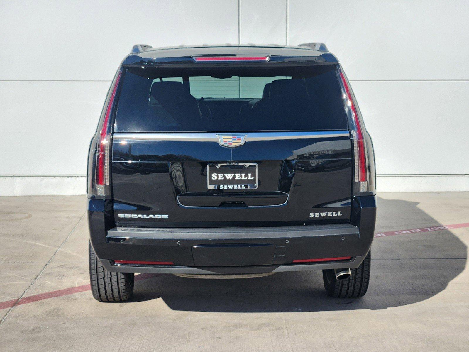 2018 Cadillac Escalade Vehicle Photo in GRAPEVINE, TX 76051-8302