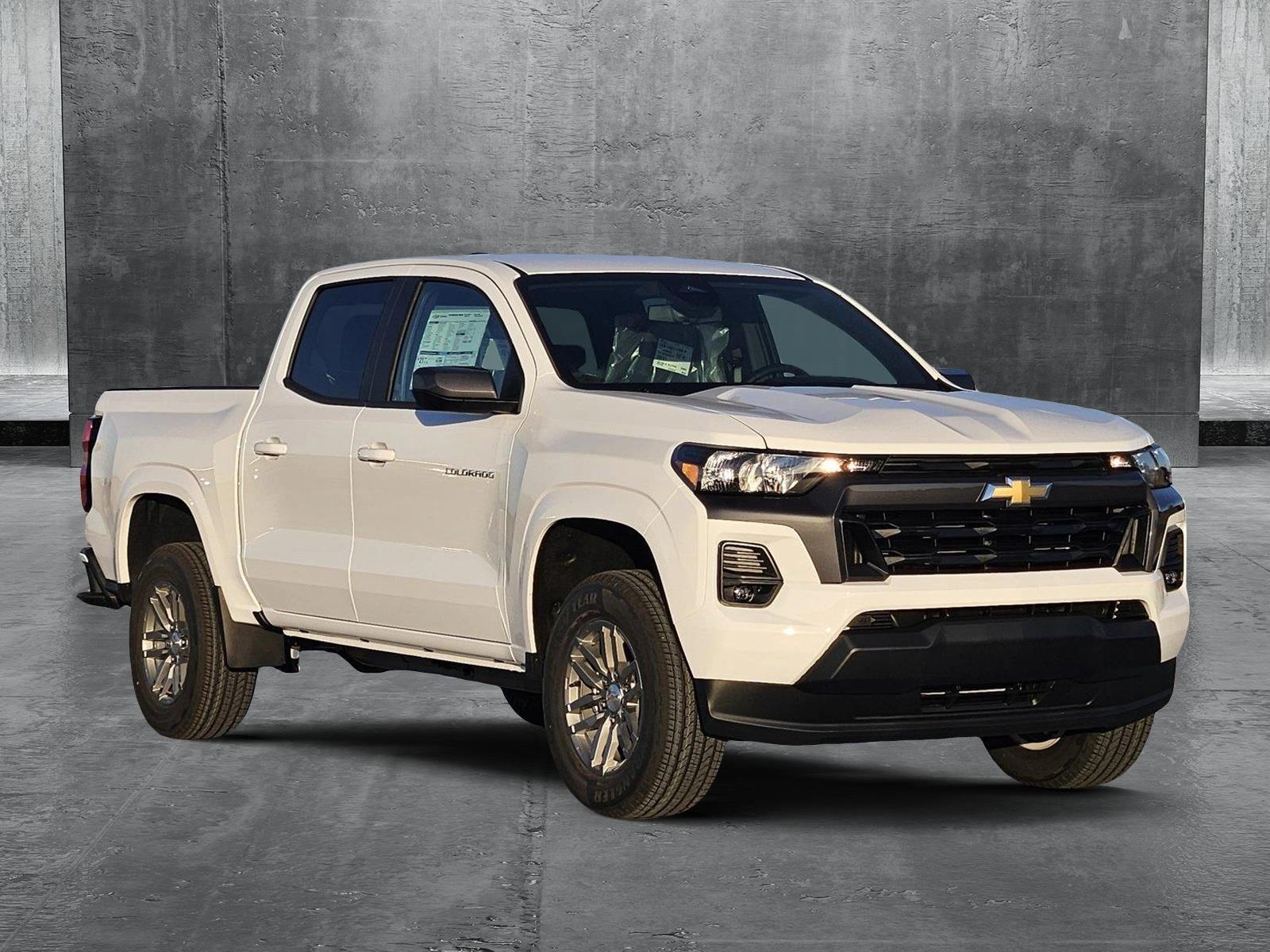 2024 Chevrolet Colorado Vehicle Photo in PEMBROKE PINES, FL 33024-6534