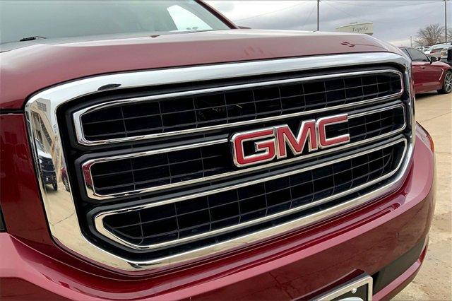 2020 GMC Yukon XL Vehicle Photo in TOPEKA, KS 66609-0000