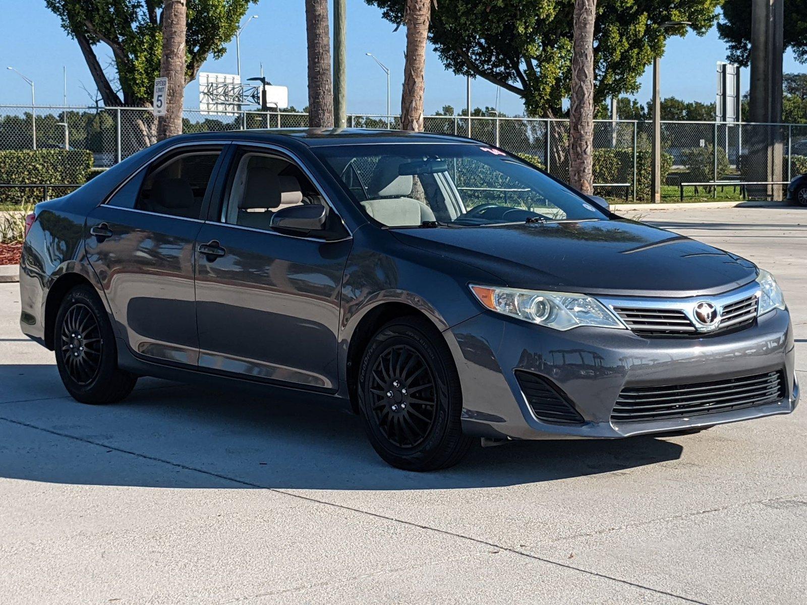 2014 Toyota Camry Vehicle Photo in Davie, FL 33331