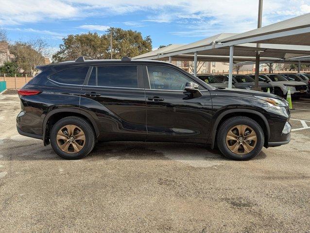 2023 Toyota Highlander Vehicle Photo in San Antonio, TX 78230