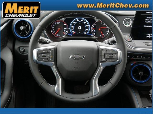 2025 Chevrolet Blazer Vehicle Photo in MAPLEWOOD, MN 55119-4794