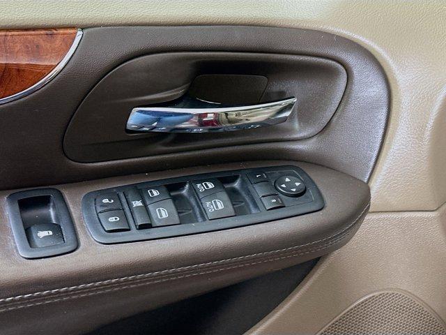 2012 Chrysler Town & Country Vehicle Photo in Doylsetown, PA 18901