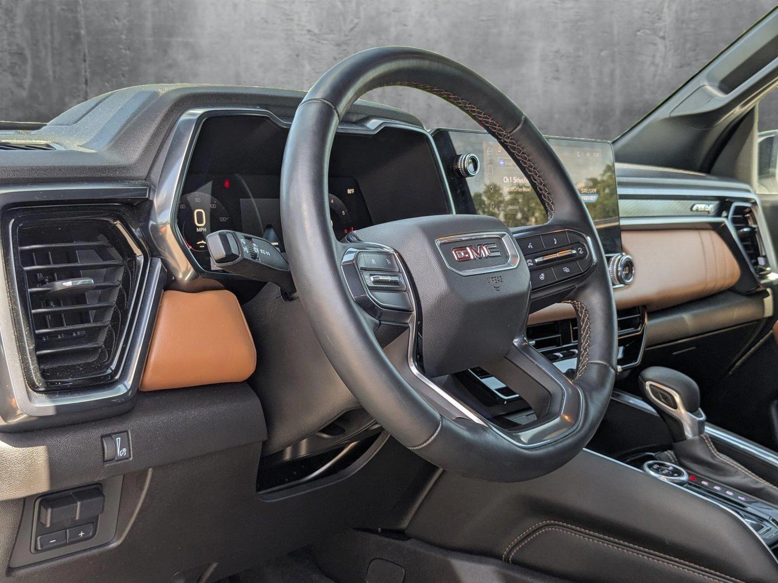 2024 GMC Canyon Vehicle Photo in St. Petersburg, FL 33713