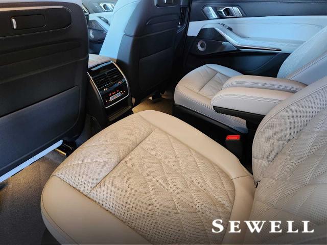 2025 BMW X7 xDrive40i Vehicle Photo in PLANO, TX 75024