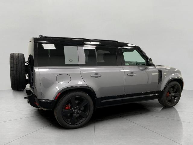 2024 Defender Vehicle Photo in Appleton, WI 54913