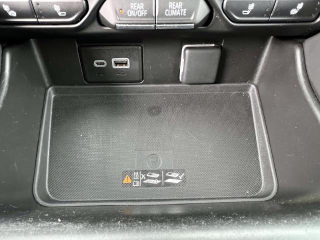 2023 Chevrolet Suburban Vehicle Photo in Roslyn, NY 11576