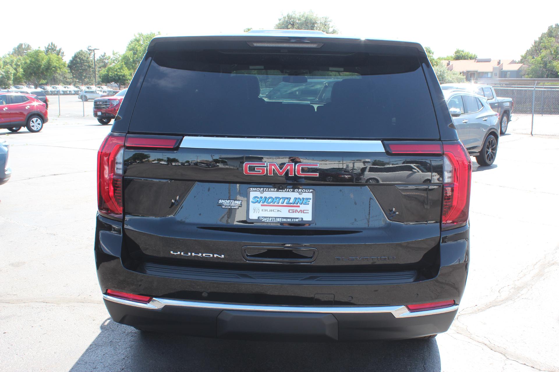 2025 GMC Yukon XL Vehicle Photo in AURORA, CO 80012-4011