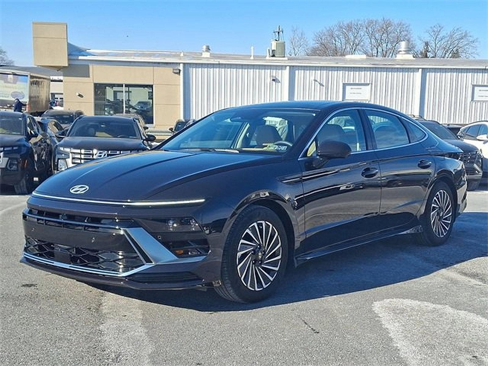 2025 Hyundai SONATA Hybrid Vehicle Photo in Harrisburg, PA 17111