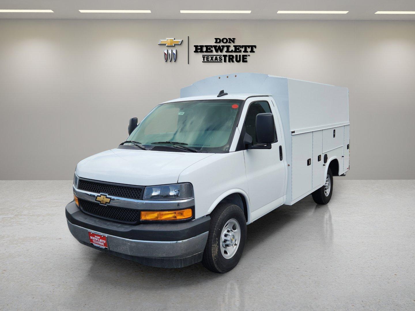 2025 Chevrolet Express Cutaway 3500 Vehicle Photo in GEORGETOWN, TX 78626-7508
