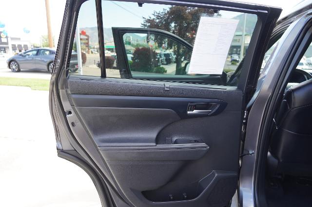 2024 Toyota Highlander Vehicle Photo in Riverdale, UT 84405