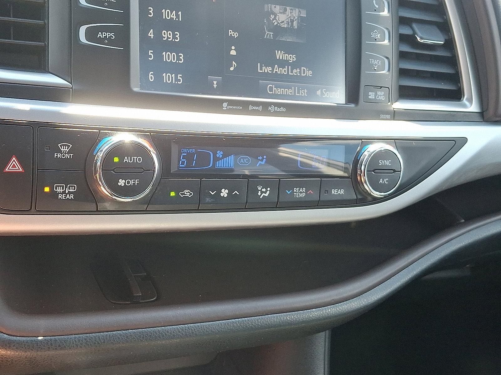 2019 Toyota Highlander Vehicle Photo in Harrisburg, PA 17111