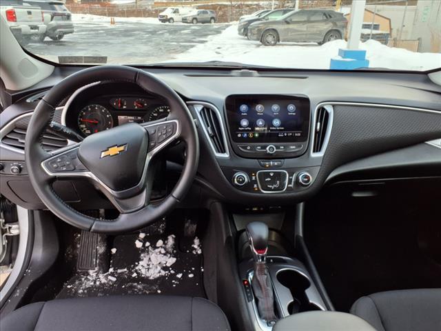 2022 Chevrolet Malibu Vehicle Photo in TARENTUM, PA 15084-1435