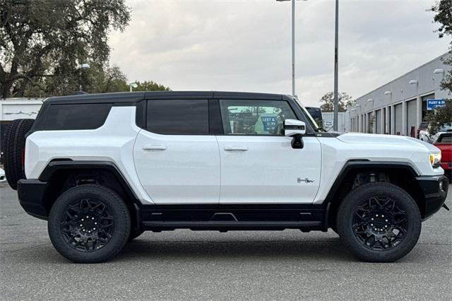 2025 GMC HUMMER EV SUV Vehicle Photo in ELK GROVE, CA 95757-8703