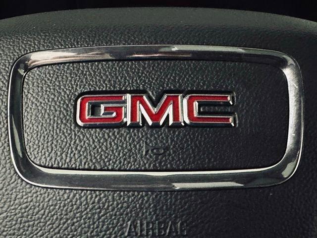 2017 GMC Acadia Vehicle Photo in MEDINA, OH 44256-9631