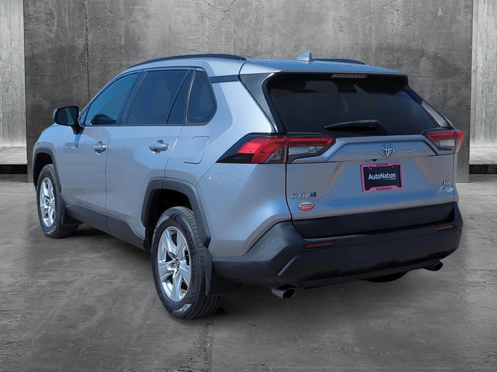 2020 Toyota RAV4 Vehicle Photo in Memphis, TN 38128