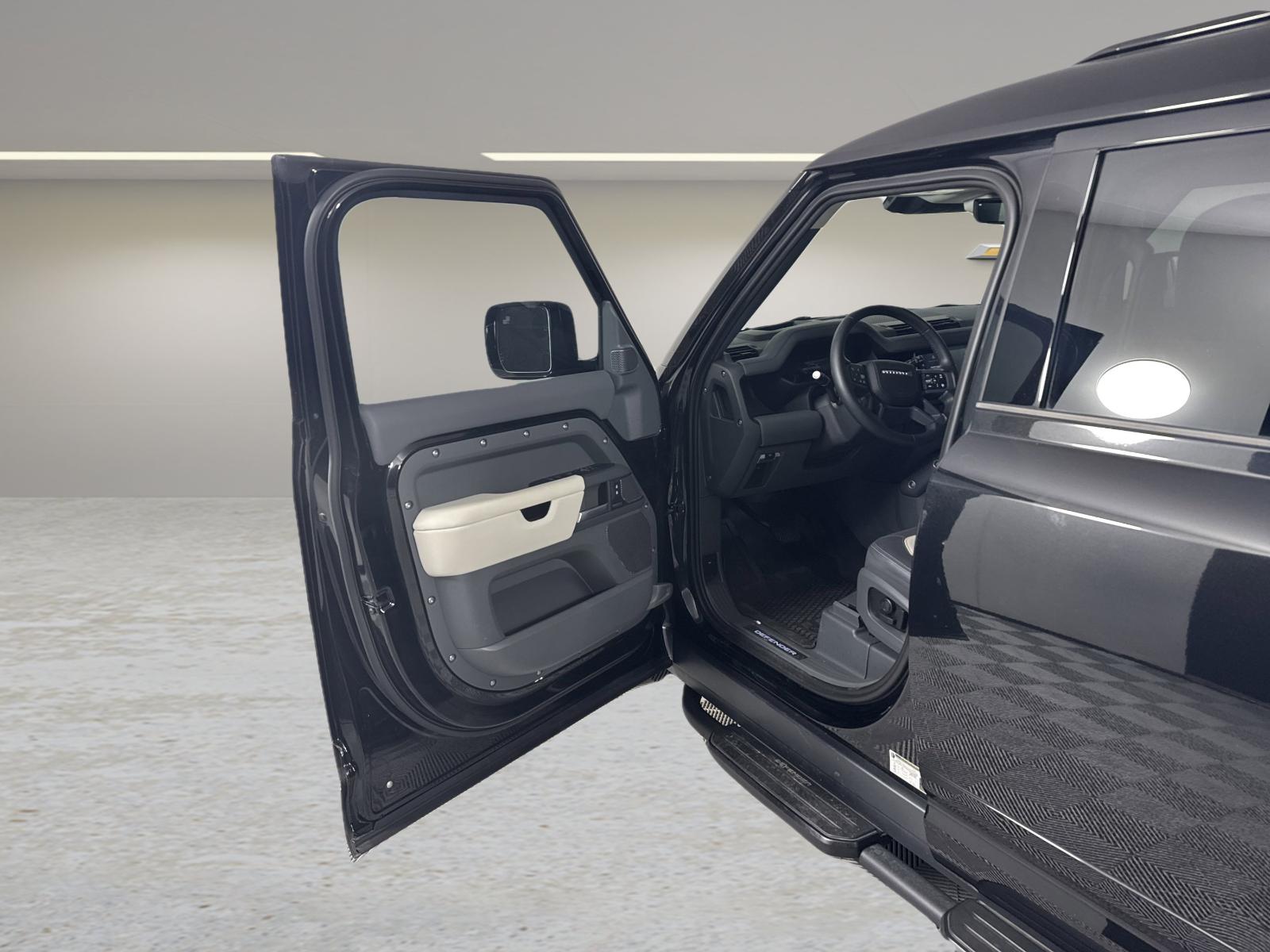 2024 Land Rover Defender Vehicle Photo in GEORGETOWN, TX 78626-7508