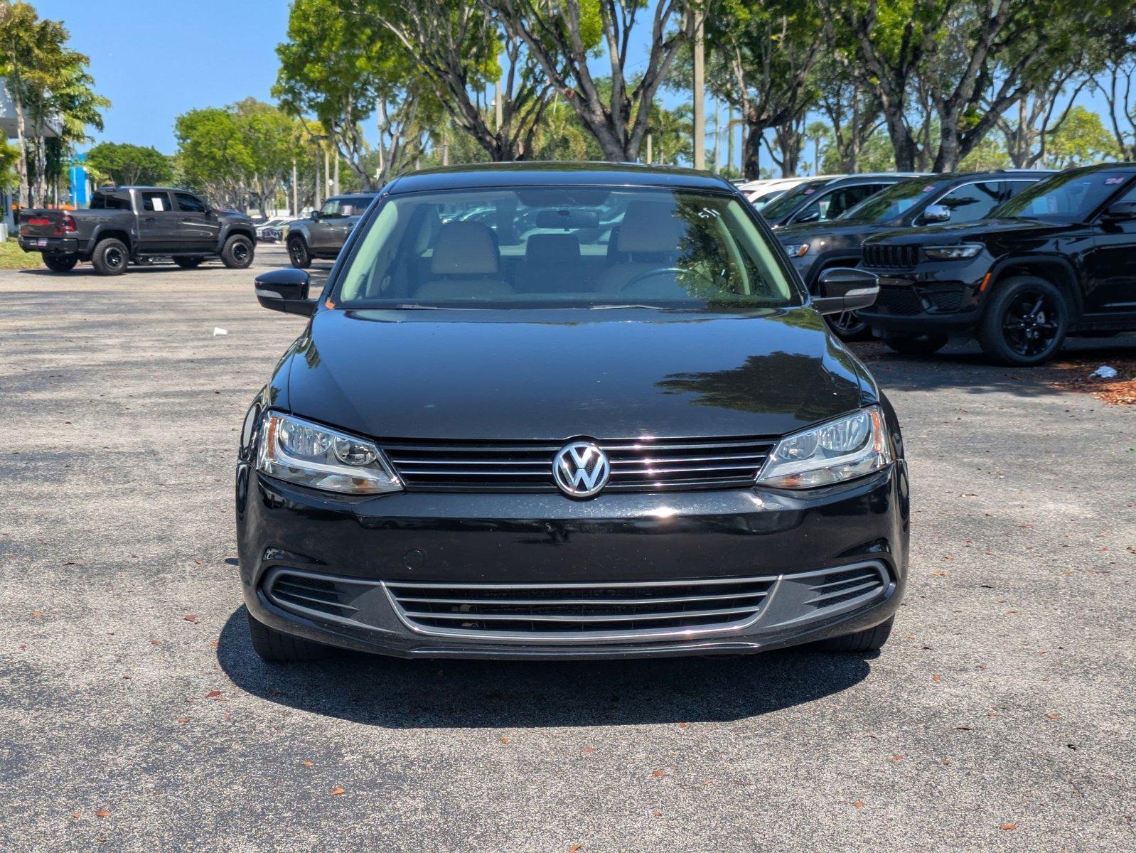 2012 Volkswagen Jetta Sedan Vehicle Photo in GREENACRES, FL 33463-3207