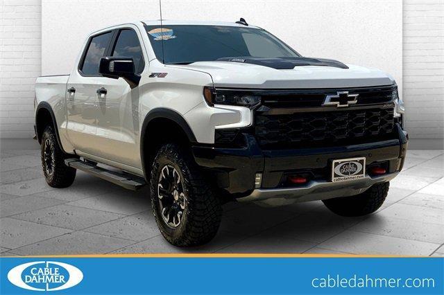 2025 Chevrolet Silverado 1500 Vehicle Photo in TOPEKA, KS 66609-0000
