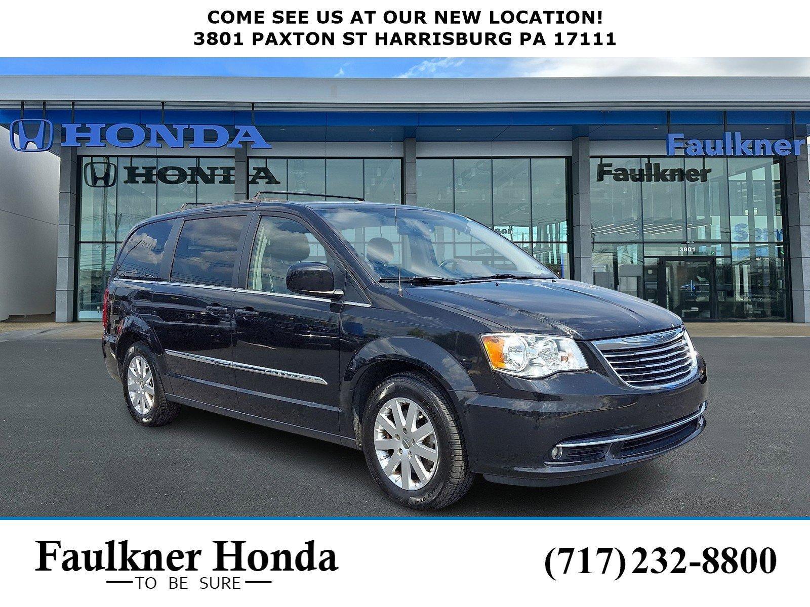 2016 Chrysler Town & Country Vehicle Photo in Harrisburg, PA 17111
