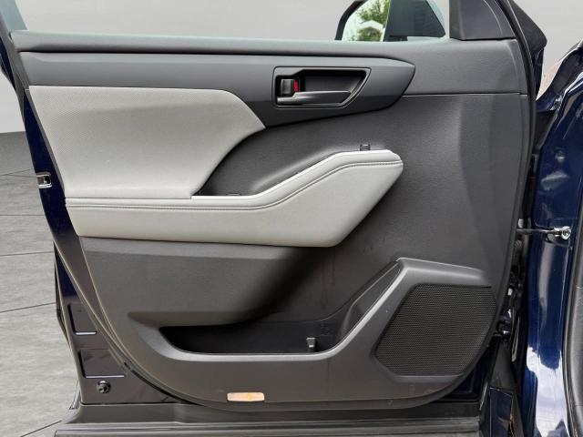 2023 Toyota Highlander Vehicle Photo in Appleton, WI 54914