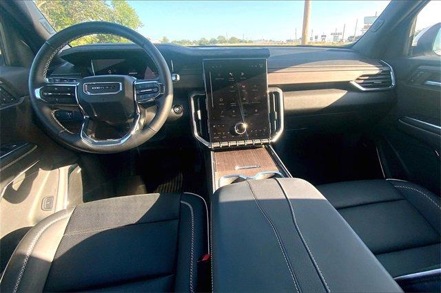 2024 GMC Acadia Vehicle Photo in TOPEKA, KS 66609-0000