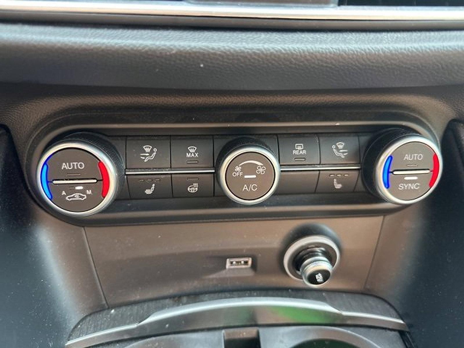 2022 Alfa Romeo Stelvio Vehicle Photo in Willow Grove, PA 19090