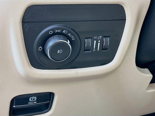 2022 Jeep Grand Cherokee L Vehicle Photo in Doylsetown, PA 18901