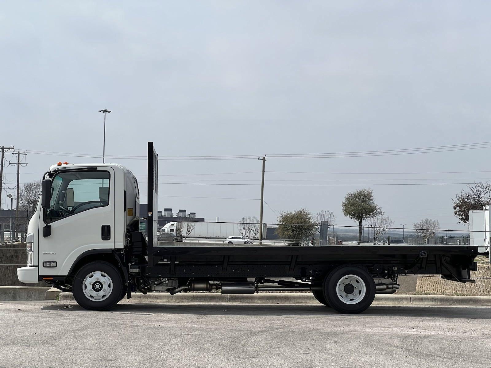 2024 Chevrolet Low Cab Forward 3500 Vehicle Photo in GEORGETOWN, TX 78626-7508