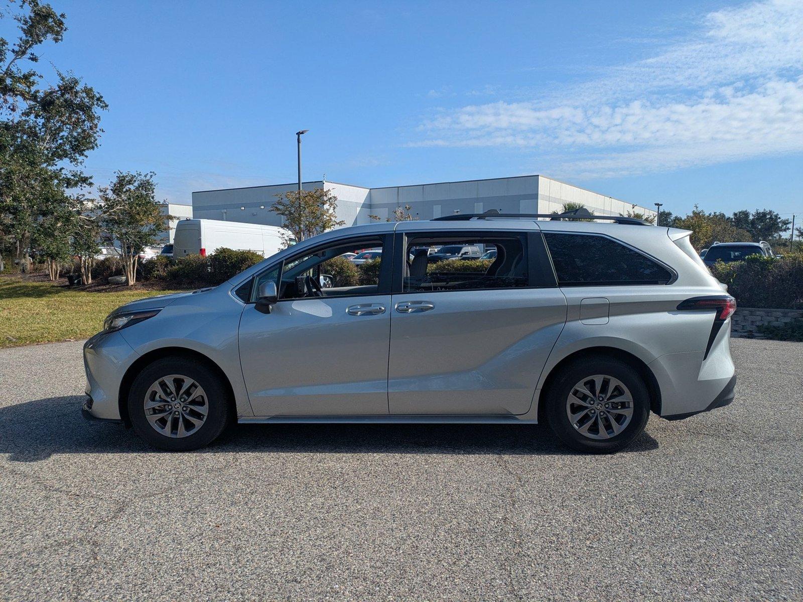 2023 Toyota Sienna Vehicle Photo in Sarasota, FL 34231