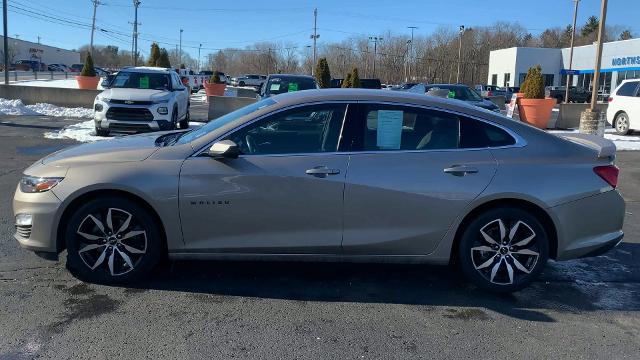 2022 Chevrolet Malibu Vehicle Photo in MOON TOWNSHIP, PA 15108-2571