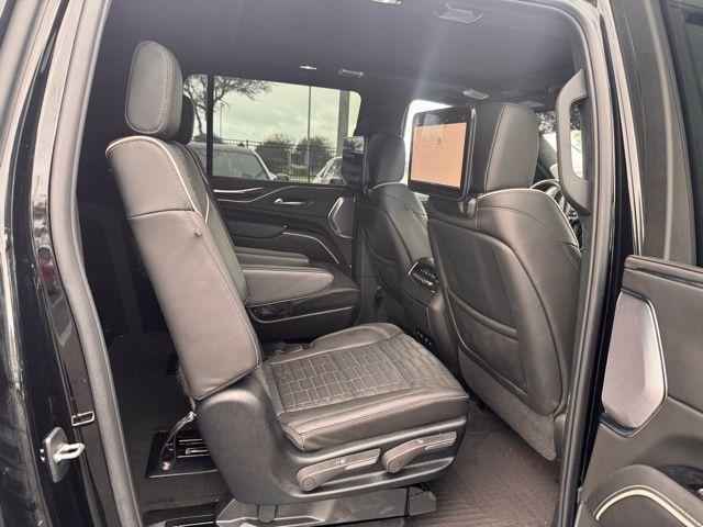 2024 Cadillac Escalade ESV Vehicle Photo in DELRAY BEACH, FL 33483-3294