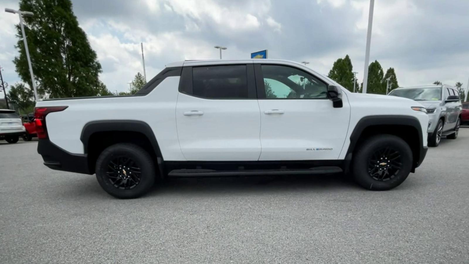 2024 Chevrolet Silverado EV Vehicle Photo in BENTONVILLE, AR 72712-4322