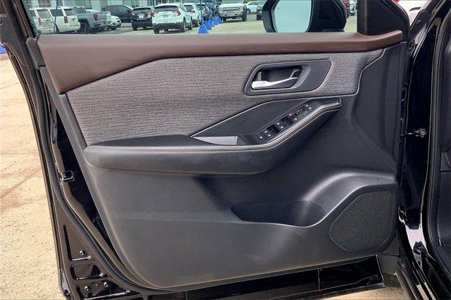 2023 Nissan Rogue Vehicle Photo in TOPEKA, KS 66609-0000