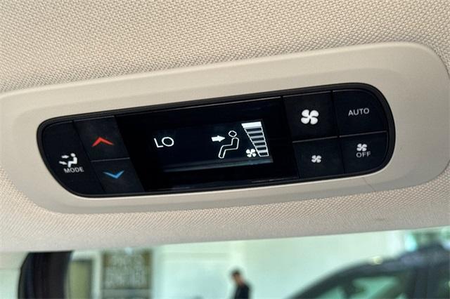 2023 Chrysler Pacifica Vehicle Photo in ELK GROVE, CA 95757-8703
