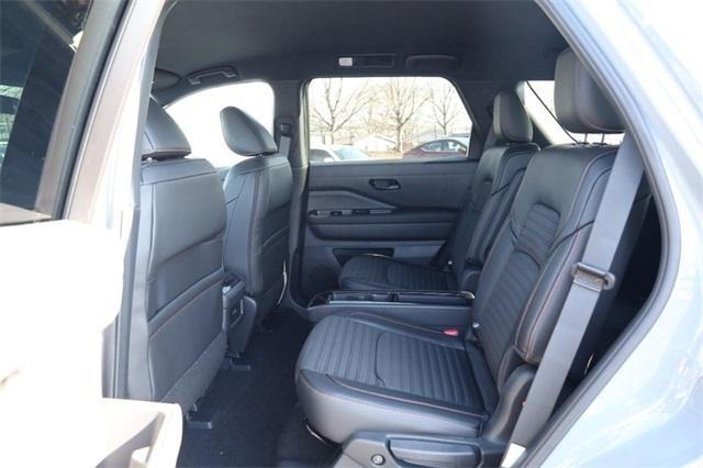 2025 Nissan Pathfinder Vehicle Photo in Hazelwood, MO 63042