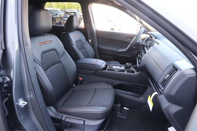 2025 Nissan Pathfinder Vehicle Photo in Hazelwood, MO 63042