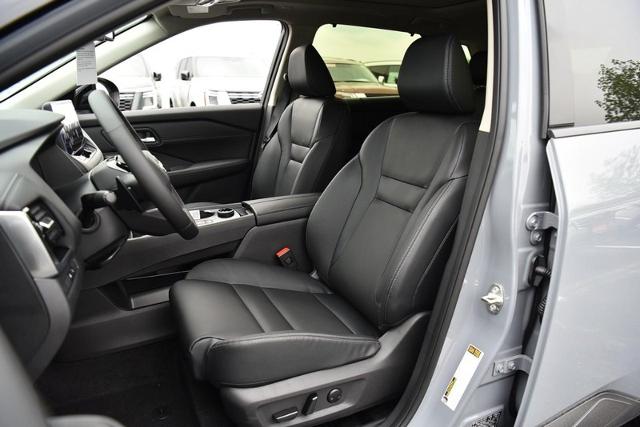 2025 Nissan Rogue Vehicle Photo in Ballwin, MO 63011