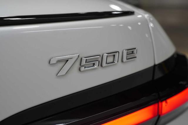 2024 BMW 750e xDrive Vehicle Photo in GRAPEVINE, TX 76051