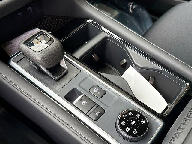 2025 Nissan Pathfinder Vehicle Photo in Flemington, NJ 08822