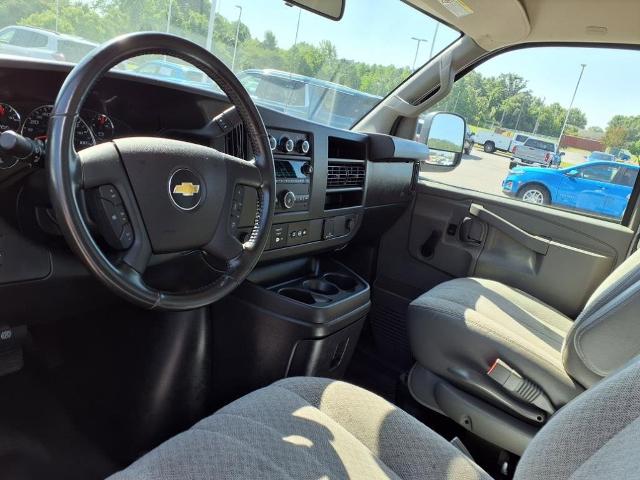 2020 Chevrolet Express Cutaway 3500 Vehicle Photo in EMPORIA, VA 23847-1235