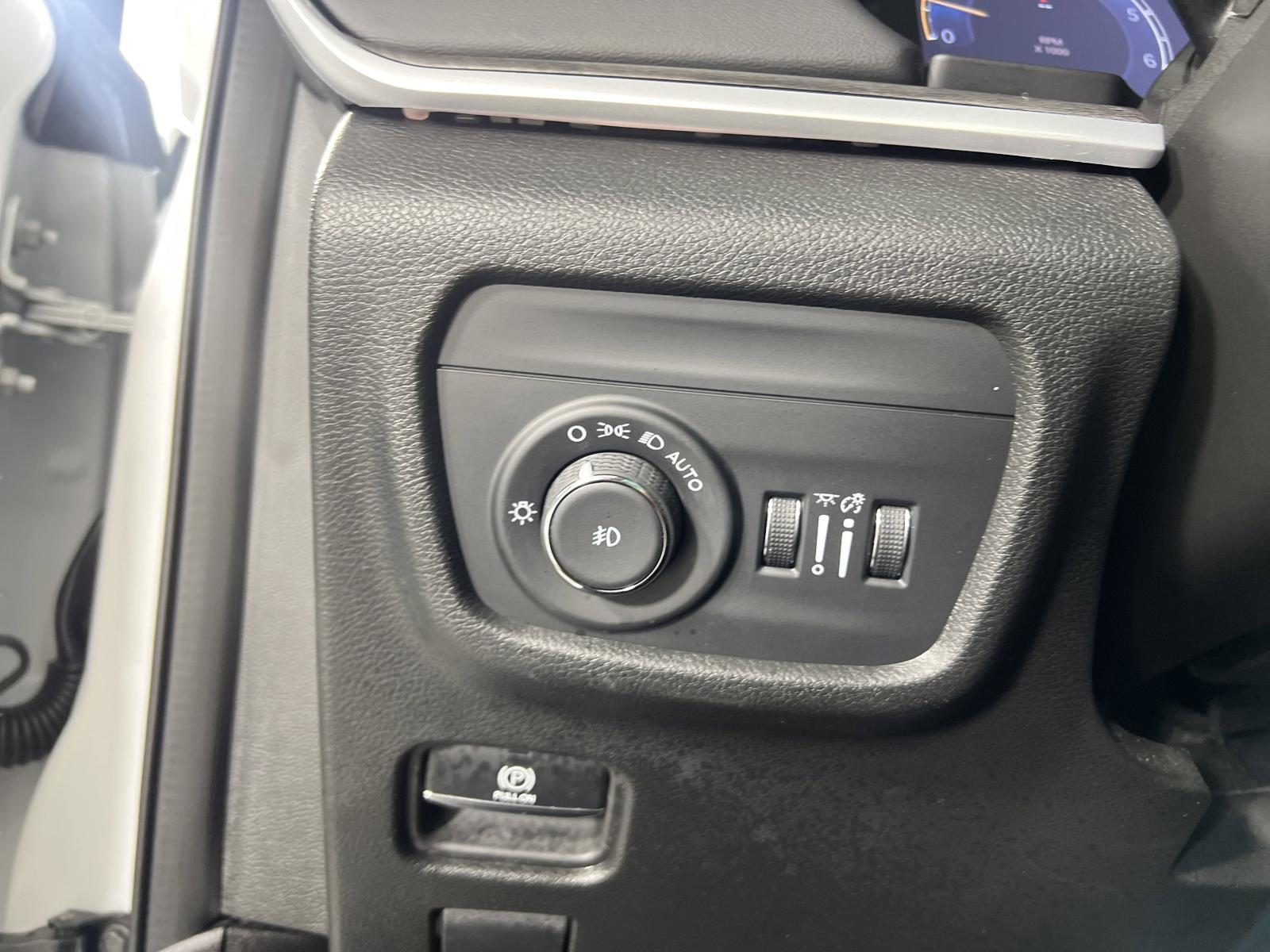 2024 Jeep Grand Cherokee L Vehicle Photo in GEORGETOWN, TX 78626-7508