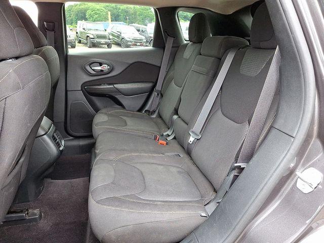 2016 Jeep Cherokee Vehicle Photo in DANBURY, CT 06810-5034