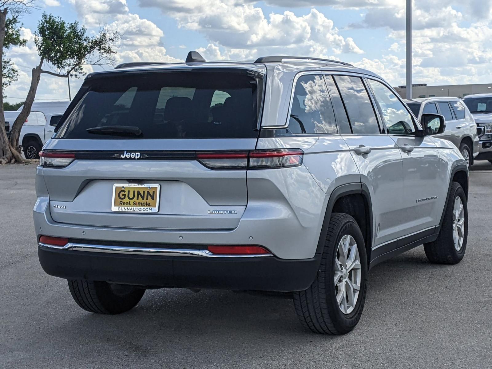 2023 Jeep Grand Cherokee Vehicle Photo in Seguin, TX 78155