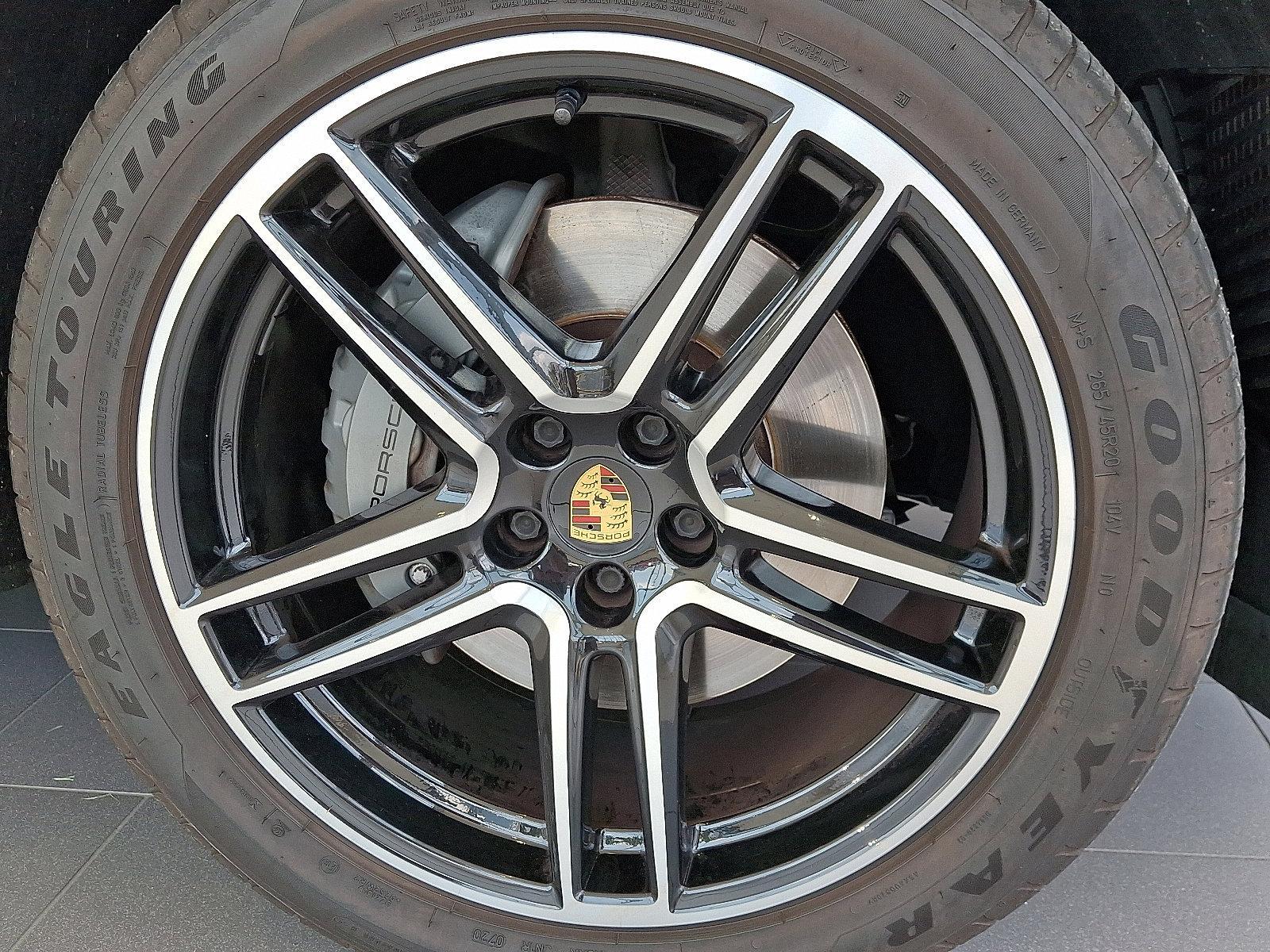 2020 Porsche Macan Vehicle Photo in Lancaster, PA 17601
