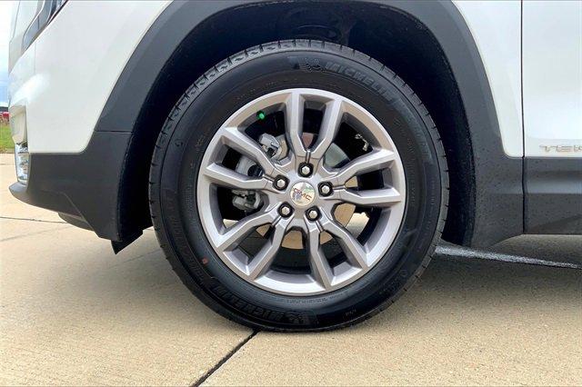 2024 GMC Terrain Vehicle Photo in TOPEKA, KS 66609-0000